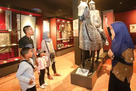 Mengintip Koleksi Seni Islam Museum Nasional Seni Jakarta